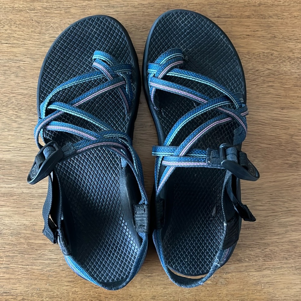 Women’s size 9 Chaco’s - ZX/2 dual strap classic sandal